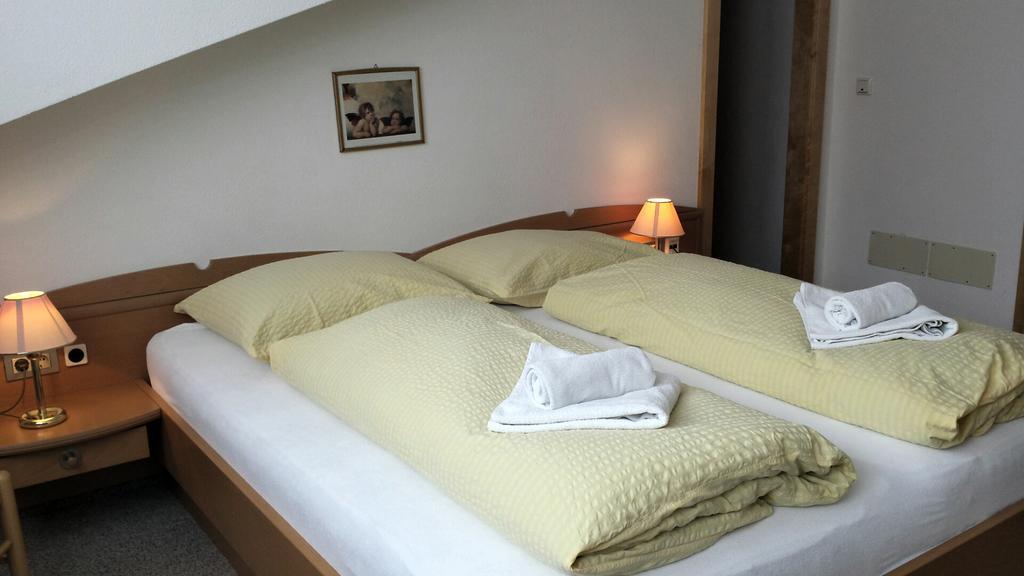 Reschnerhof Bed & Breakfast Resia Exterior photo